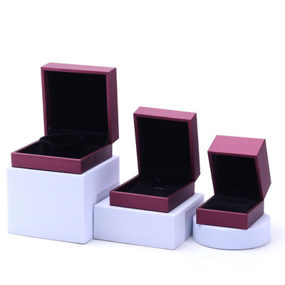 Custom Luxus Samt Schmuck Verpackungskiste mit lila PU Leder von Hanhong
