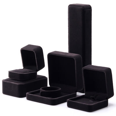 kaufen Custom Logo Druck Schmuck Ring Box in quadratischer Form Handgefertigt mit dunkelgrauem Samt online manufacture