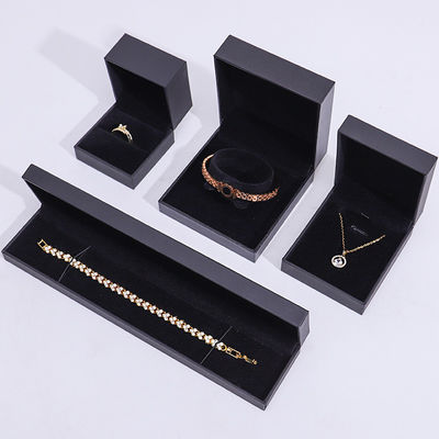 Handgefertigte Schmuckschachtel aus schwarzem Eco-Karton