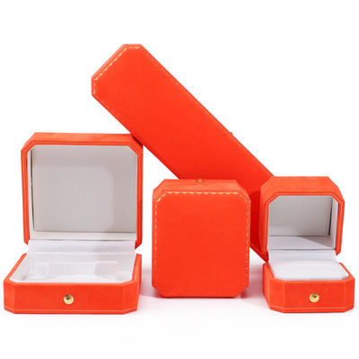 kaufen Neueste orangefarbene Samt Schmuckbox für benutzerdefiniertes Logo Anhänger Ohrringe Armband Halskette Ring online manufacture