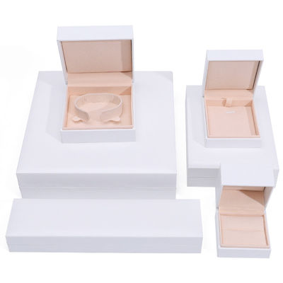9x9x4cm Schmuck weiße Papierbox für Armbänder Ohrringe Halskette Ring Verpackung
