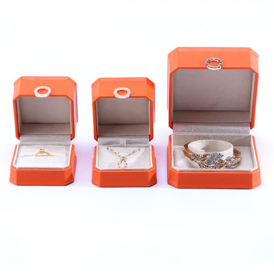 kaufen Quadratisch Orange PU Leder Schmuck Verpackungskiste für Halskette Armband und Ehering online manufacture