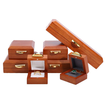 Handgefertigtes Rechteckendes Custom Logo Holzschmuckkasten für Armband Halskette Ring Set