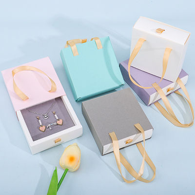 Diskreter Kartonpapier Schmuck Geschenkverpackungskiste mit Tote-Tasche für die Lagerung