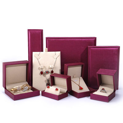 kaufen China Fertigung Großhandel Luxus Schmuck Verpackung Custom High-End Halskette Armband Ohrring Ring Verpackung Rose Rot Pu Leder Schmuck Box mit Logo online manufacture