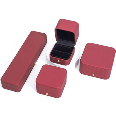 kaufen Windrot schlankes PU-Leder Schmucklager Verpackungskiste mit Goldknopf-Ornament online manufacture
