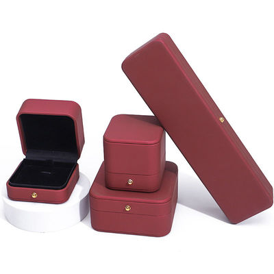 Windrot schlankes PU-Leder Schmucklager Verpackungskiste mit Goldknopf-Ornament