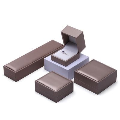 Khaki-Bürste Veredelung Falsches Leder Schmuck Luxus Verpackung Box Set Samt Futter