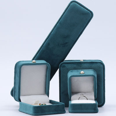 Großhandel Herstellung hochwertiger Samt Schmuck Verpackung Box Custom Halskette Armband Ohrringe Ring Schmuck Set Verpackung grüner Samt Schmuck Box mit Logo