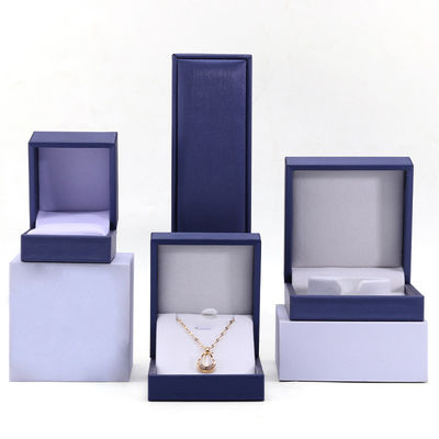 Brush Finishing Weiches Falsches Leder Schmuck Lagerbox Paket für Ringe Anhänger