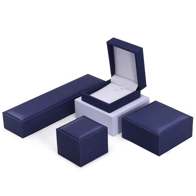 Brush Finishing Weiches Falsches Leder Schmuck Lagerbox Paket für Ringe Anhänger