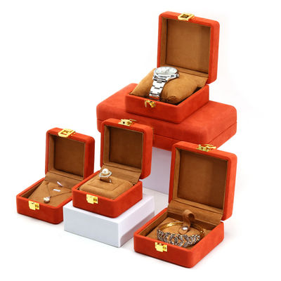 kaufen Rot weich schlankes Samt Luxus Schmuck Aufbewahrung Verpackung mit Gold Schnalle Schließung online manufacture