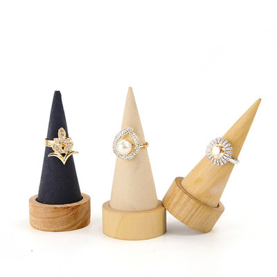 kaufen Kompakte, kegelförmige Holz-Armband-Display-Stand für die Ausstellung von Armbanduhren online manufacture