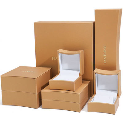 Schmuckschachtel in Form eines goldenen Bogens aus falschem Leder Schmuckschrank für Luxusschmuck