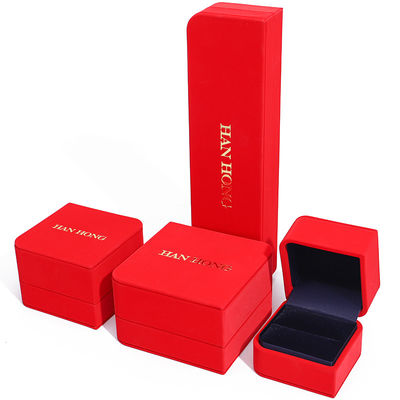 kaufen Roter Bogen Diamantförmiger PU-Leder Schmuckkasten Samtfolie für Luxusverpackungen online manufacture