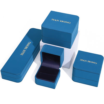 Schmuck aus Pu-Leder in Form von Bogendiamanten für die Verpackung von Ringhänger