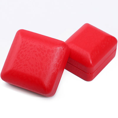 Rot konvexes Dach aus PU-Leder Luxus Schmuck-Box Set mit Schneekorn-Velvet-Verschluss