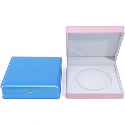 Soft Touch Makkarone Farbe Kunststoff Perlenhalskette Aufbewahrungsbox Schmuck Verpackung