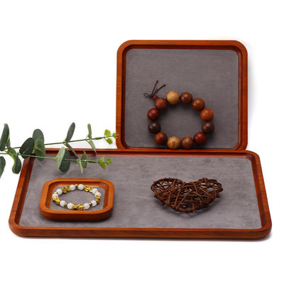 Red Edge Holzschmuck-Display-Requisiten Superfaser-Bindung Ausstellung Display-Trays