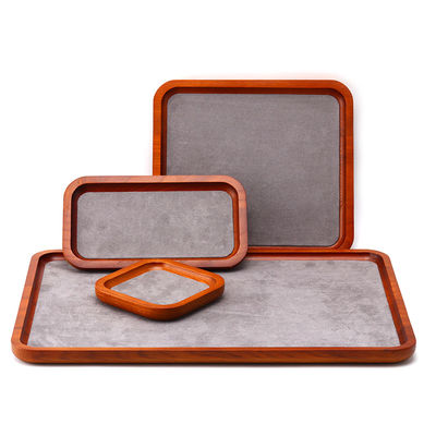 Red Edge Holzschmuck-Display-Requisiten Superfaser-Bindung Ausstellung Display-Trays