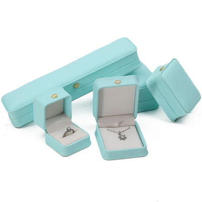 Rundes Eckbogenförmiges PU-Leder Luxus-Schmuckschachtel-Set mit Kronenornament