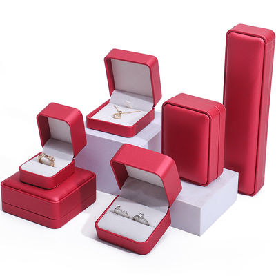 kaufen Noble Red PU Leather Luxus Schmuckverpackung Box Set mit weichen Samtverkleidung online manufacture