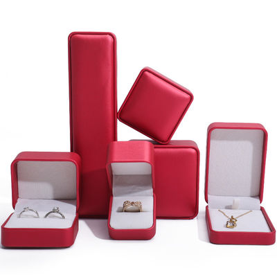 Noble Red PU Leather Luxus Schmuckverpackung Box Set mit weichen Samtverkleidung