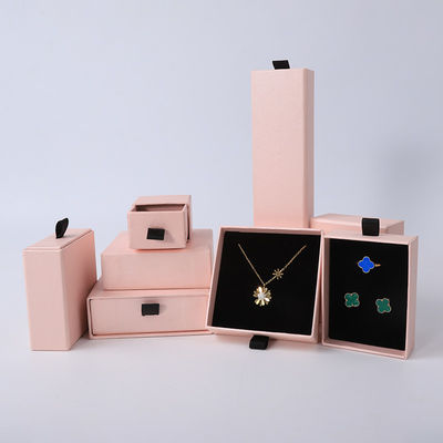 Großhandel Fertigung Öko-freundlich hochwertiges Geschenk Schmuckschachtel Personalisierter Custom Ring Halskette Ohrring Armband Verpackung rosa Pappe Schublade Schmuckschachtel mit Logo
