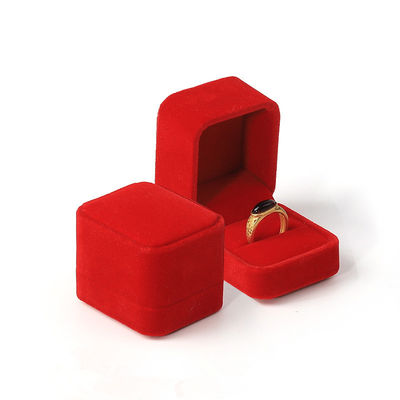 Großhandel angepasster Luxusschmuck Doppelring-Box personalisiertes Custom-Logo Samtrot Schmuck Verlobungsring Verpackungskiste
