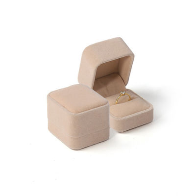 Beige Quadrat Velvet Schmuck Hochzeitsring Verpackung Schmuckbox