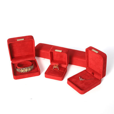 Großhandel Luxus Schmuckbox Personalisierte High-End-Konnektur Armband Ohrringe Ring Schmuck Set Verpackung Samt rot Schmuckbox mit Logo