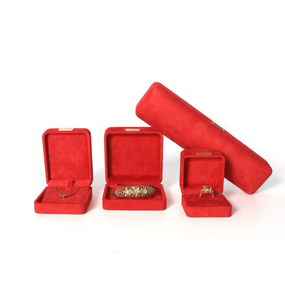 Großhandel Luxus Schmuckbox Personalisierte High-End-Konnektur Armband Ohrringe Ring Schmuck Set Verpackung Samt rot Schmuckbox mit Logo