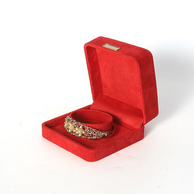 Großhandel Luxus Schmuckbox Personalisierte High-End-Konnektur Armband Ohrringe Ring Schmuck Set Verpackung Samt rot Schmuckbox mit Logo
