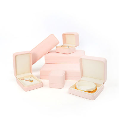 Anpassbare Premium-Pinklederschmuckbox für die Aufbewahrung von Ringen