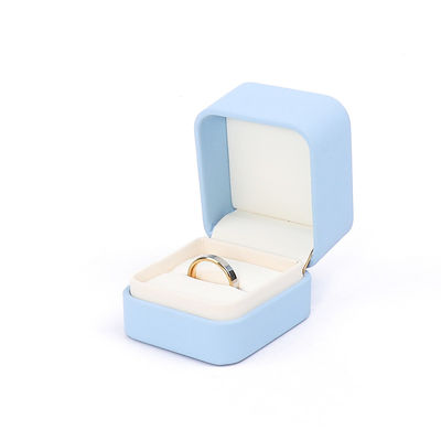 Lichtblaue Lederschmuckbox für große Schmuckstücke Halskette Armband Ohrringe Ring Verpackung