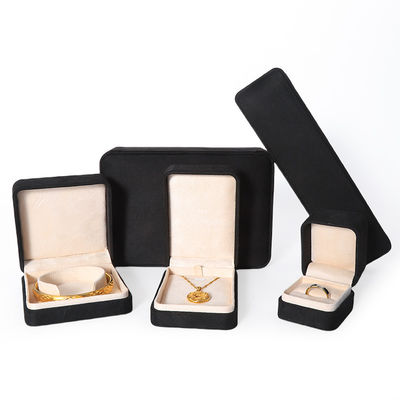 Hochwertiges großes Schmuckset Halskette Armband Ohrringe Ring Verpackung Handgefertigte quadratische Samt schwarze Schmuckschatulle mit Logo