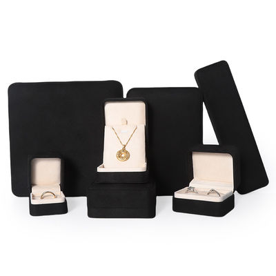 Hochwertiges großes Schmuckset Halskette Armband Ohrringe Ring Verpackung Handgefertigte quadratische Samt schwarze Schmuckschatulle mit Logo
