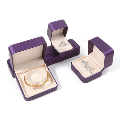 Hochwertige Schmuckverpackung Box Custom Luxus Big Schmuck Set Box Halskette Armband Ohrringe Ring Verpackung Handgefertigt Quadrat Purpur Leder Schmuckbox Mit Logo