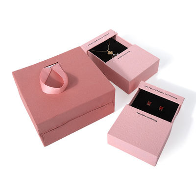 China Herstellung Großhandel hochwertige Halskette Ohrring Armband Ring Box Schmuckverpackung Personalisierte Custom Umweltfreundliche Pappe Papier rosa Schublade Schmuckschatulle mit Logo