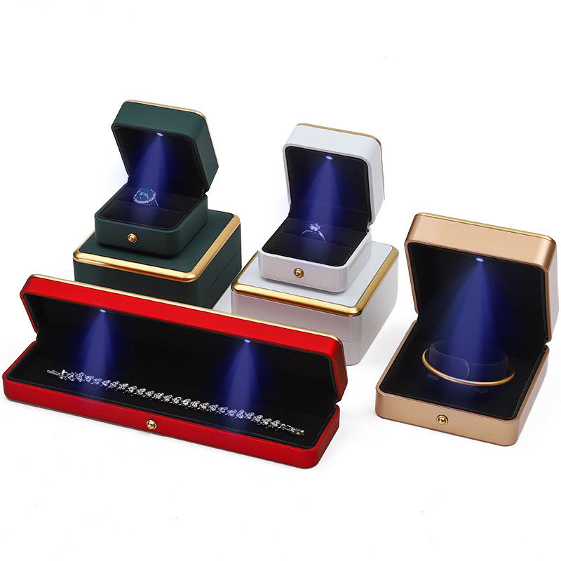 Customized Gold Trim LED Schmuckschachtel Organisator für Armband Halskette Ohrringe Ring
