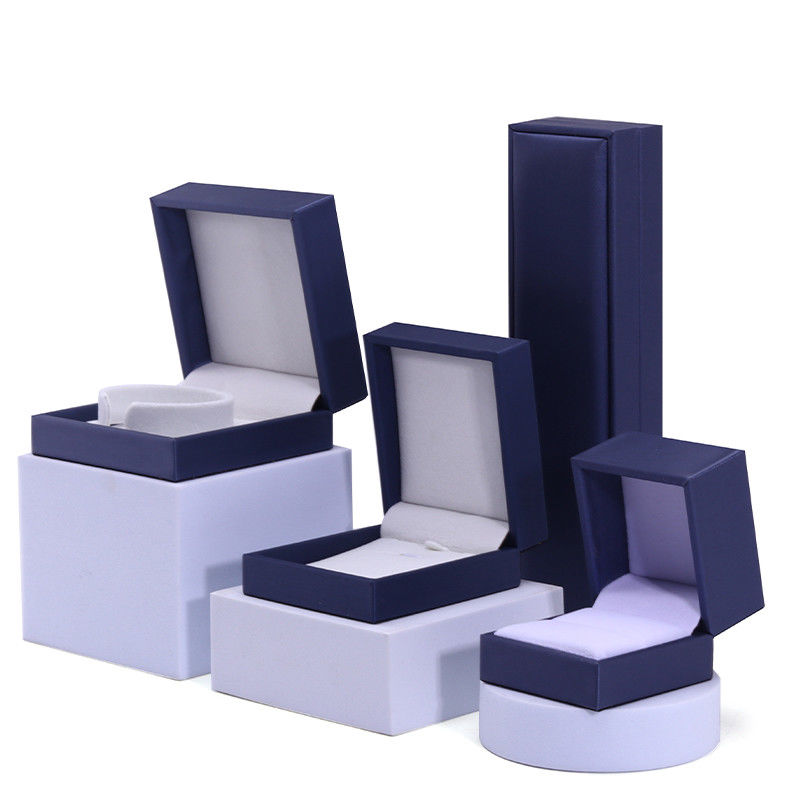 Brush Finishing Weiches Falsches Leder Schmuck Lagerbox Paket für Ringe Anhänger