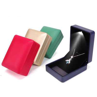 Leder Schmuckschachtel mit Licht Hanhong Rundes Logo Seidenbildschirm gedruckt kundenspezifischer Ring Box