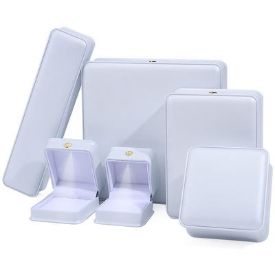 Custom Logo Luxus Schmuck Verpackungskiste Neues Rechteck Weiß Klavierfarbe LED Ring Schmuckbox