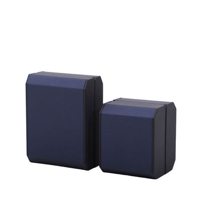 Kontaktieren Sie uns für kundenspezifische LED-Beleuchtung Kunststoff Schmuckbox Blau LED Ring Box Samt Futter