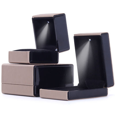 9*9*5cm Rechteck Hanhong Custom Gold Halskette Armband und Ring LED Schmuck Verpackungskiste