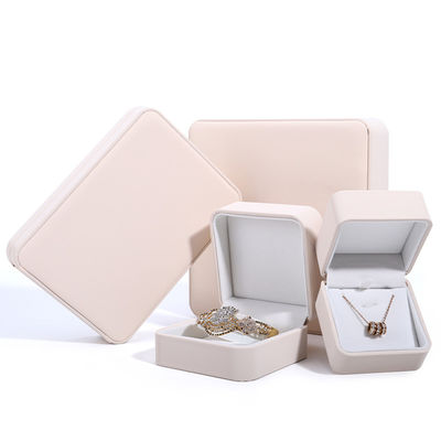 Luxus-Halsband-Verpackungskiste mit weißem PU-Leder und Samtfolie
