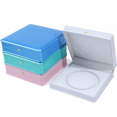 Soft Touch Makkarone Farbe Kunststoff Perlenhalskette Aufbewahrungsbox Schmuck Verpackung